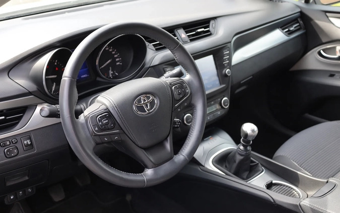 Toyota Avensis cena 56900 przebieg: 149400, rok produkcji 2018 z Sulejówek małe 301